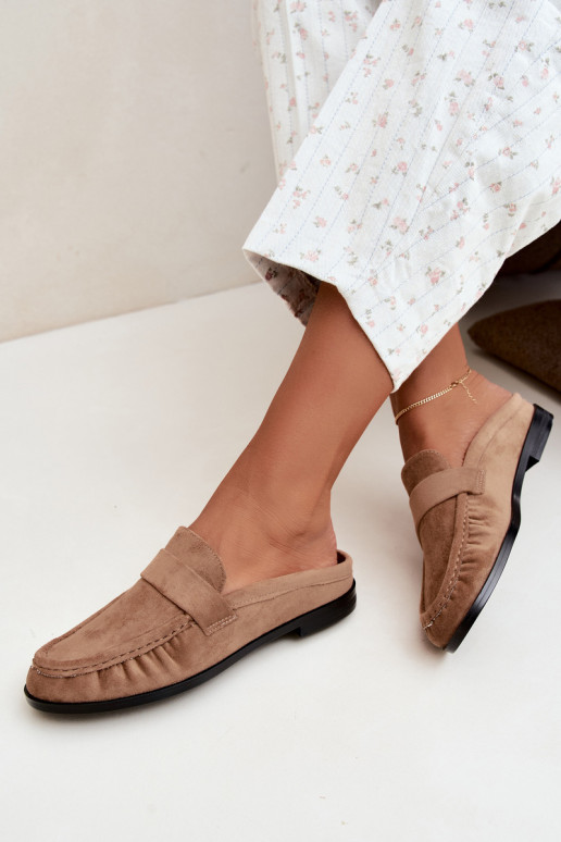 mocasines de mujer con tacón abierto en color arena Parella