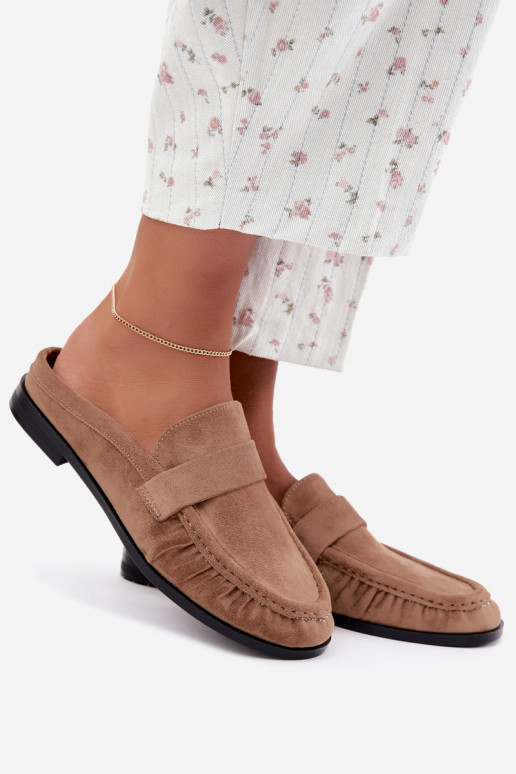 mocasines de mujer con tacón abierto en color arena Parella