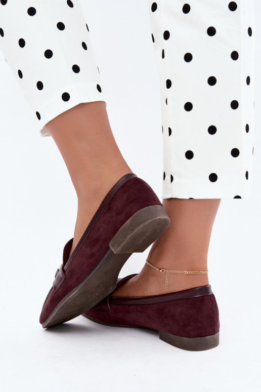 Mocasines burdeos con elementos decorativos Evelora