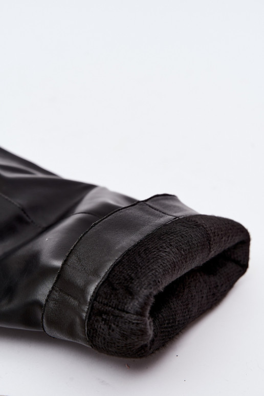botas altas aisladas con tacones finos y hebillas en color negro Kelra