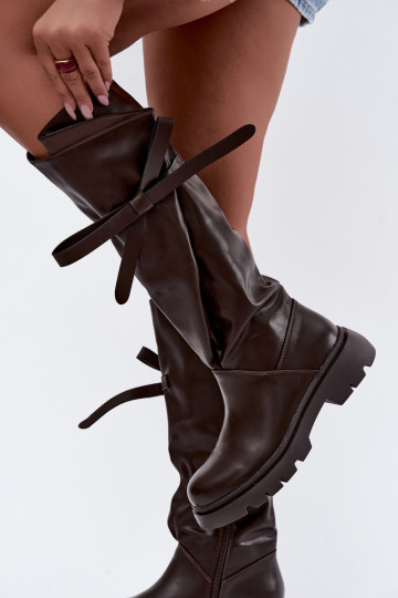 botas altas para mujer con tacones anchos y lazos en color marrón Amely