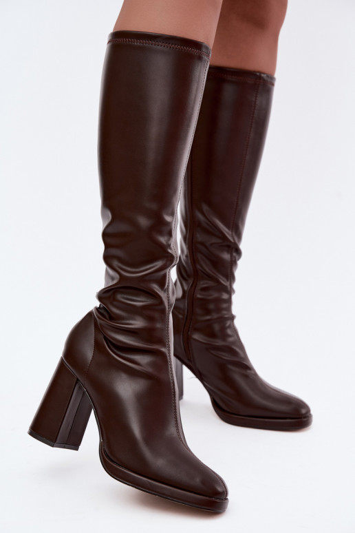 botas altas para mujer con costuras en el eje en color marrón Brivana