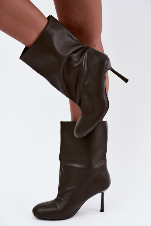 botines slip-on con tacones finos en color caqui Jalisa