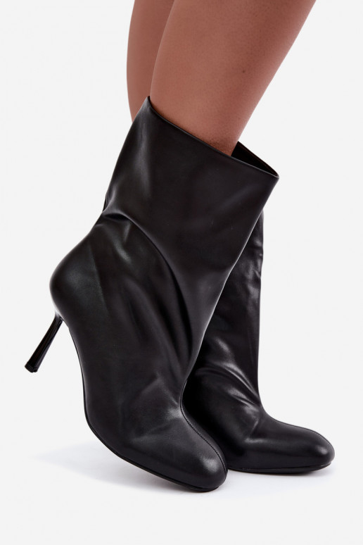 botines slip-on con tacones finos en color negro Jalisa