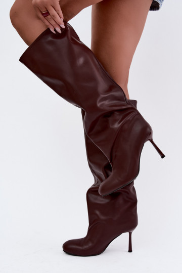 Botas altas para mujer de tipo slip-on con tacones delgados en color burdeos Caliya 2