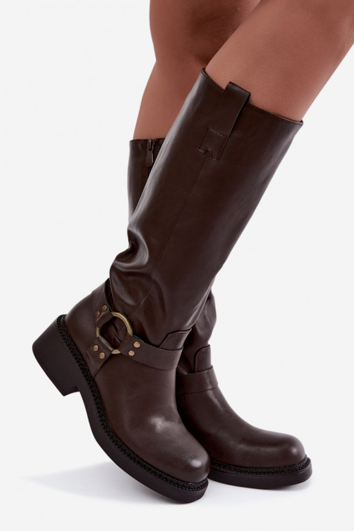 Botas altas para mujer con detalles decorativos en color chocolate Rileta