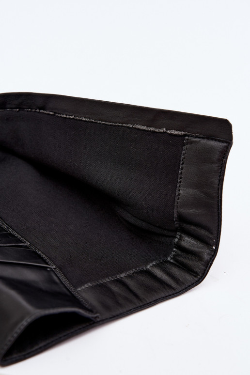 Botas altas para mujer con tacones delgados y hebillas en color negro Invera