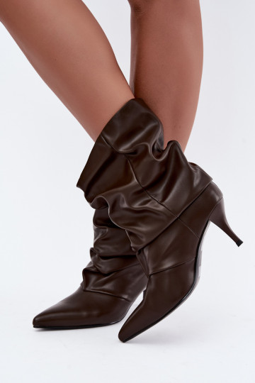 Botines de mujer slouchy slip-on con tacones delgados en color chocolate Harissa