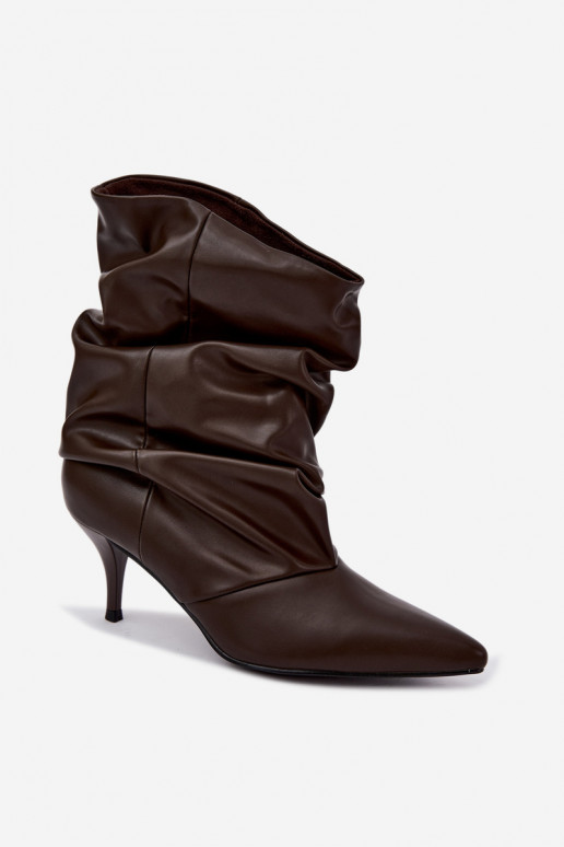 Botines de mujer slouchy slip-on con tacones delgados en color chocolate Harissa