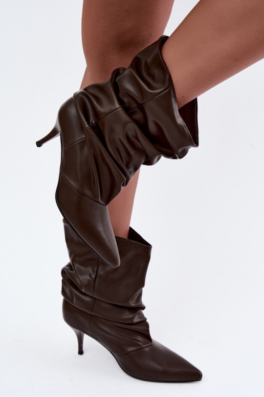 Botines de mujer slouchy slip-on con tacones delgados en color chocolate Harissa