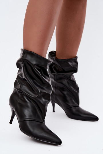 Botines de mujer slouchy slip-on con tacones delgados en color negro Harissa