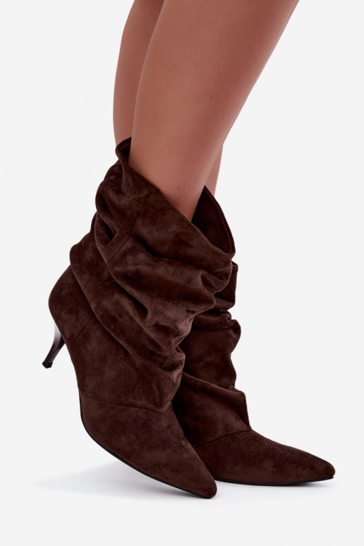 Botines de mujer slouchy slip-on con tacones delgados en color chocolate Harissa