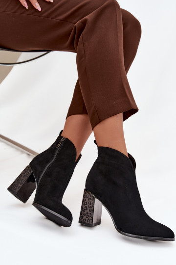 Botines de ante sintético con aislamiento en negro Zivella