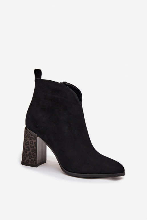 Botines de ante sintético con aislamiento en negro Zivella