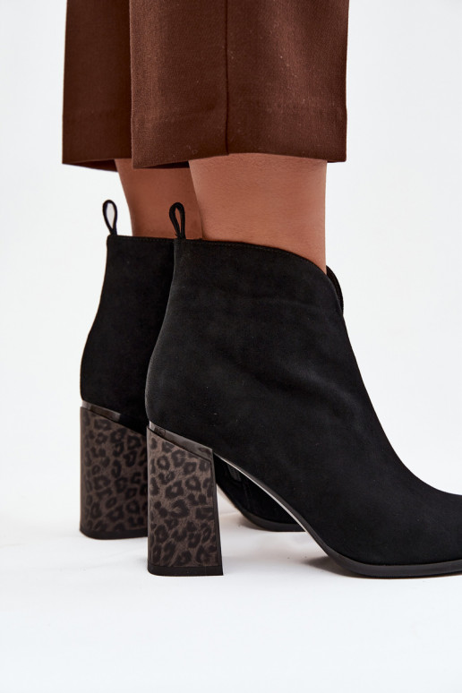 Botines de ante sintético con aislamiento en negro Zivella