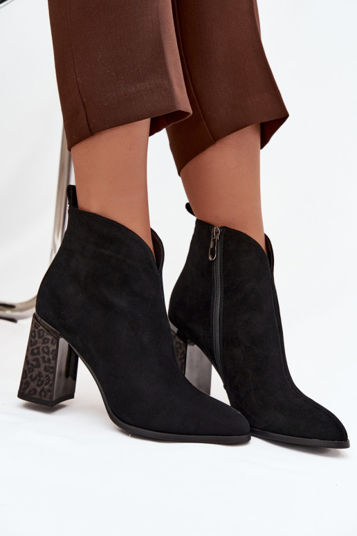Botines de ante sintético con aislamiento en negro Zivella