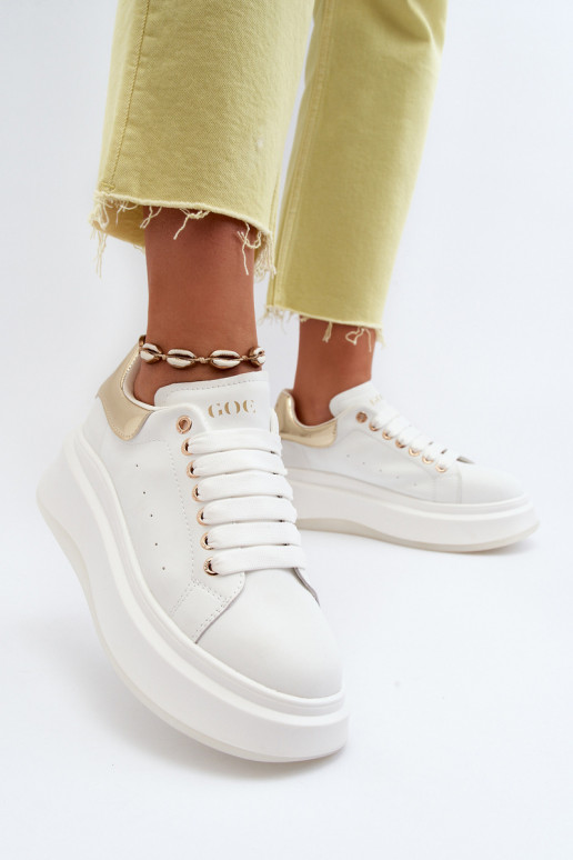 Zapatillas de cuero para mujer GOE NN2N4031 blancas