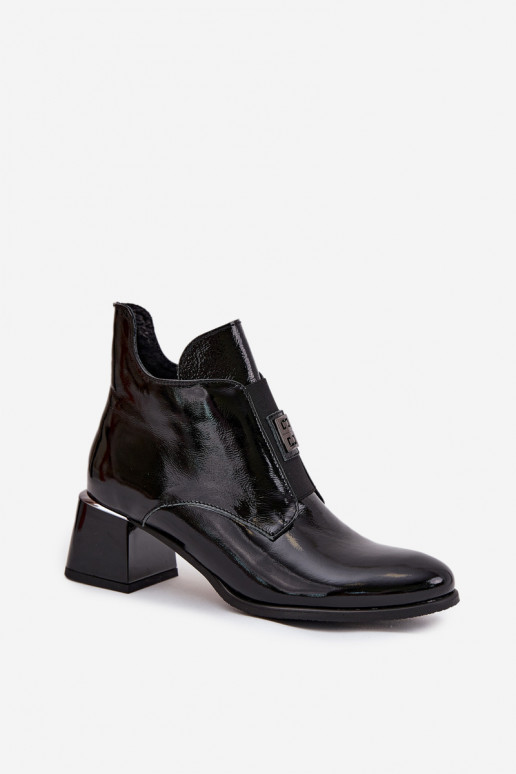 Botines de cuero lacados aislados con detalles ornamentales Zazoo 60560 negros