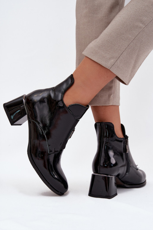 Botines de cuero lacados aislados con detalles ornamentales Zazoo 60560 negros