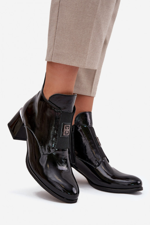 Botines de cuero lacados aislados con detalles ornamentales Zazoo 60560 negros
