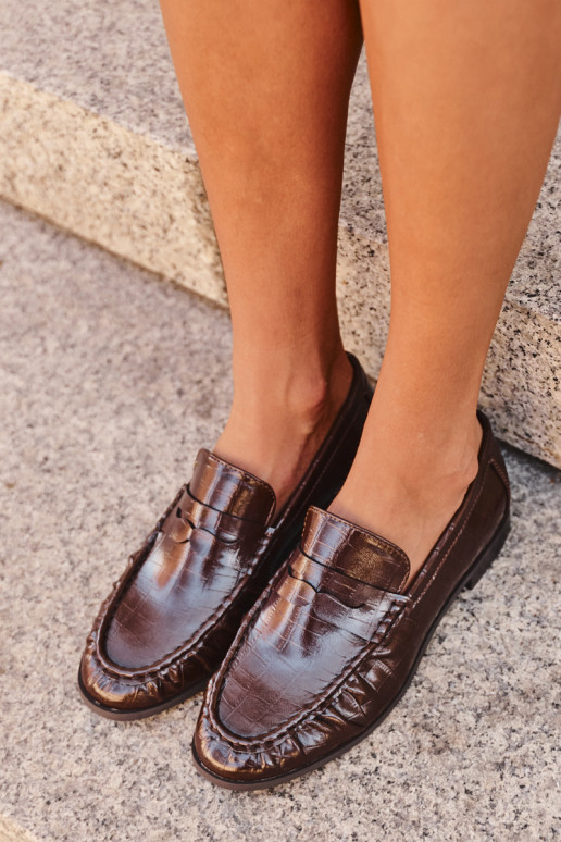 mocasines para mujer con volantes y grabado en chocolate Dalmy