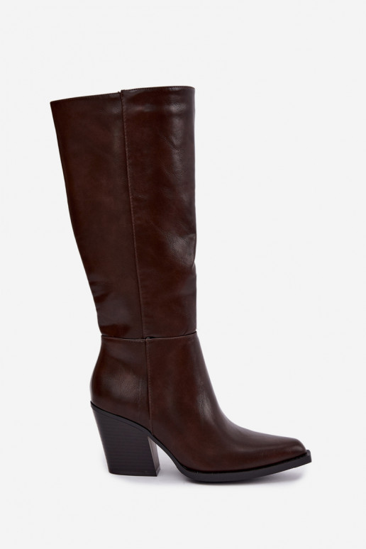 botas altas para mujer con tacón aisladas color caramelo Katelle