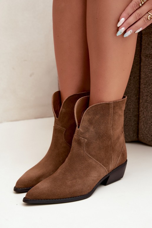 botines para mujer de estilo cowboy con tacón de ante natural color marrón Norelle