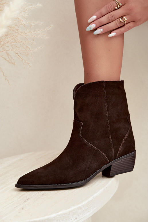 botines de estilo cowboy con tacones en ante chocolate Norelle