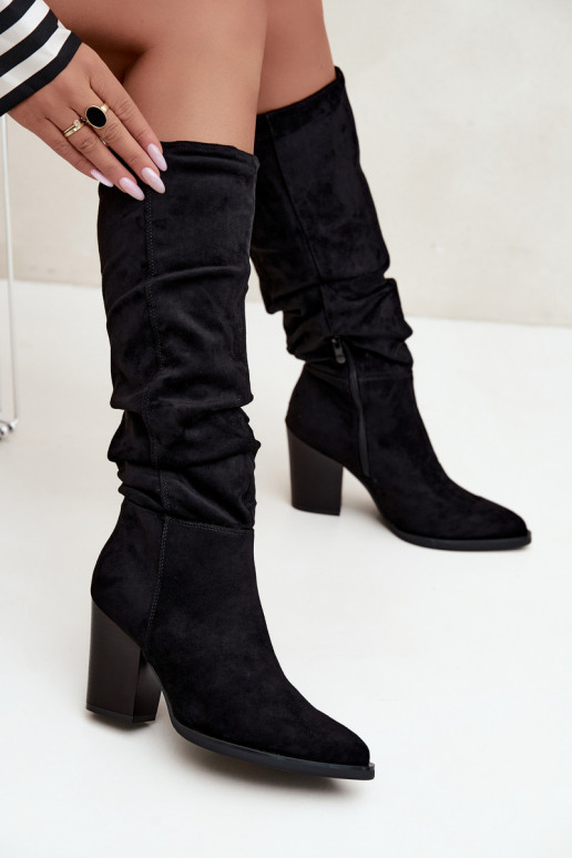 botas altas de mujer con tacones y parte superior curva en negro Ismera