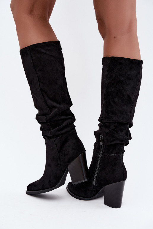 botas altas de mujer con tacones y parte superior curva en negro Ismera