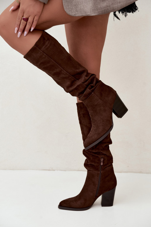 botas altas de mujer con tacones y parte superior curva en marrón Ismera
