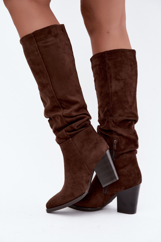 botas altas de mujer con tacones y parte superior curva en marrón Ismera