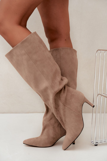 botas altas de mujer slip-on con tacones en arena Favra