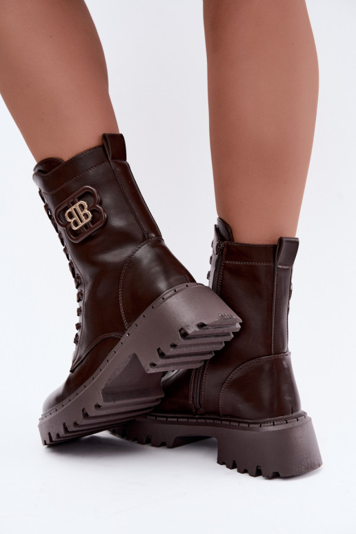 botines con elementos decorativos en piel sintética chocolate Kalindra