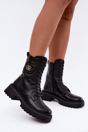 botines con elementos decorativos en piel sintética negra Kalindra 2