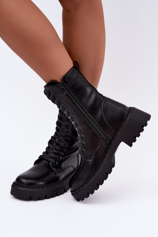 botines con elementos decorativos en piel sintética negra Kalindra