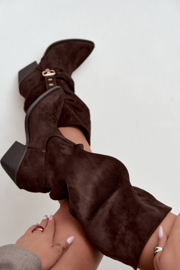 botas altas arrugadas de mujer estilo vaquero con correas y tacones en CzekoladoĮe Adria 2
