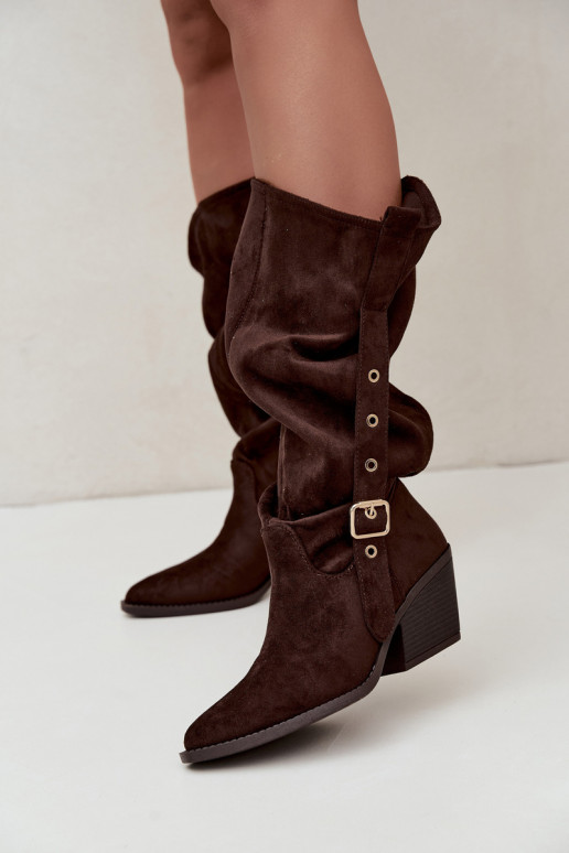 botas altas arrugadas de mujer estilo vaquero con correas y tacones en CzekoladoĮe Adria