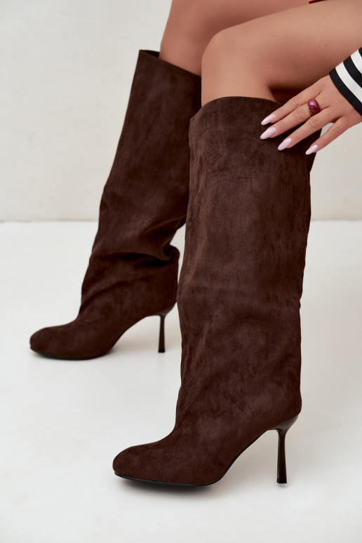 botas altas de mujer tipo slip-on con tacones finos en CzekoladoĮe Caliya