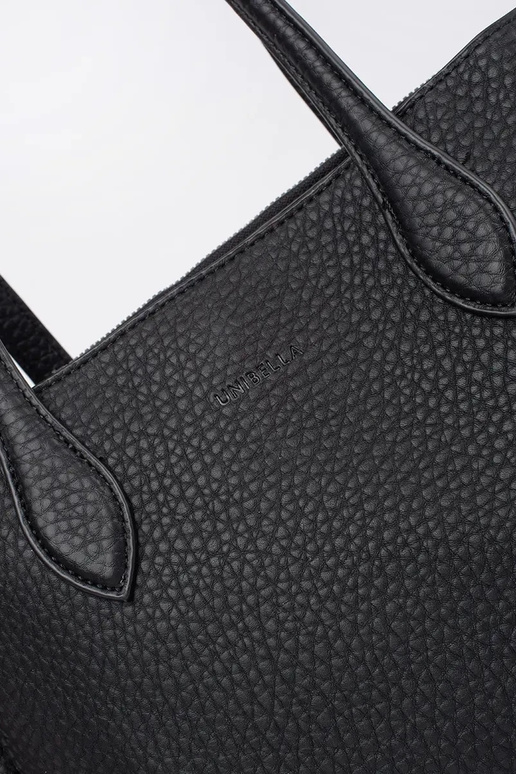 Bolso negro de piel sintética