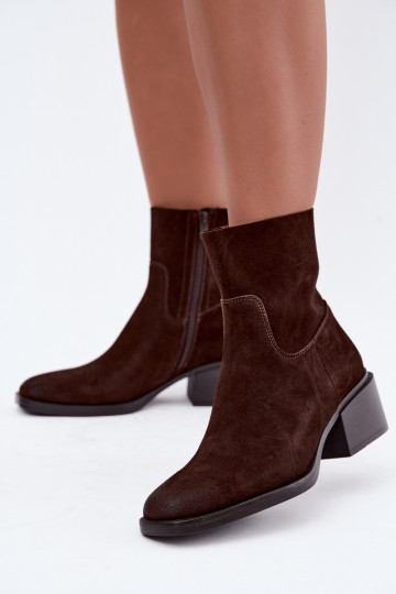 Botines para mujer de ante sintético con tacones en color chocolate Iveris 2
