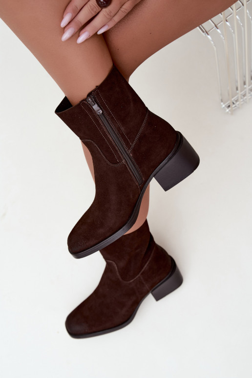 Botines para mujer de ante sintético con tacones en color chocolate Iveris