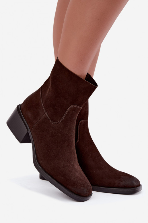 Botines para mujer de ante sintético con tacones en color chocolate Iveris