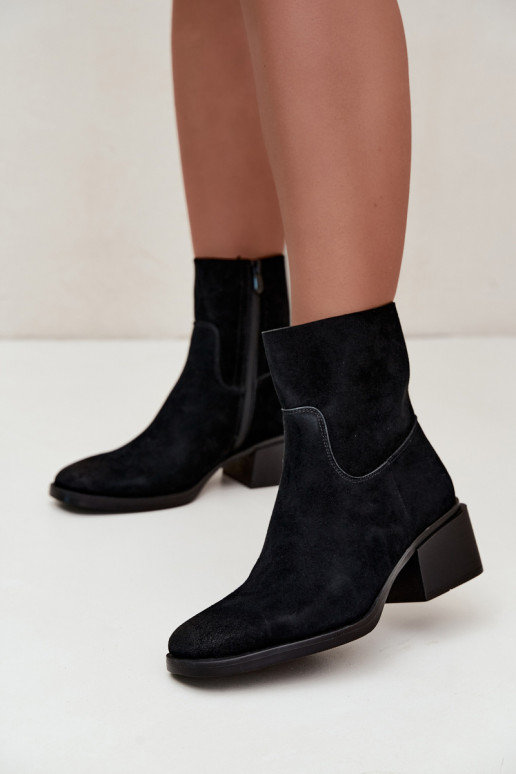 Botines para mujer de ante sintético con tacones en color negro Iveris