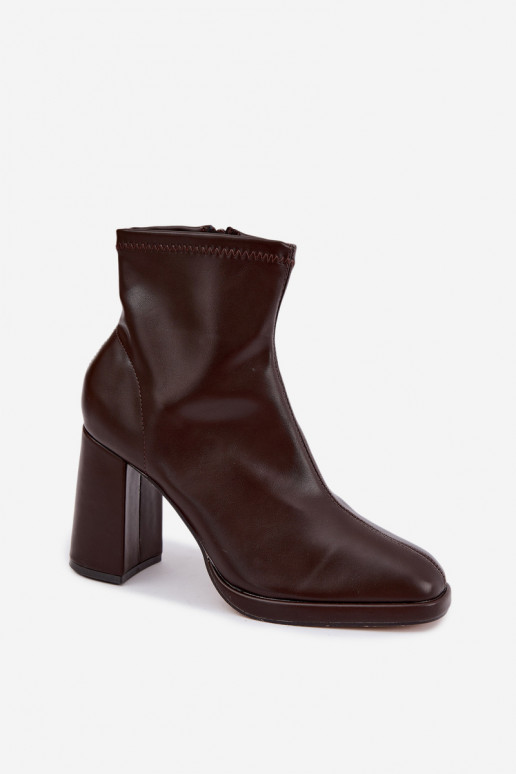 Botines para mujer de cuero sintético con tacones en color chocolate Karvella