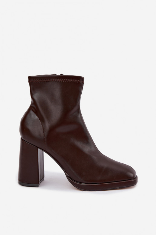 Botines para mujer de cuero sintético con tacones en color chocolate Karvella