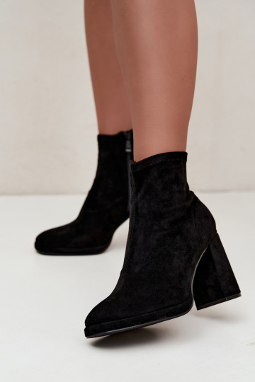 Botines para mujer de ante sintético con tacones en color negro Karvella 2