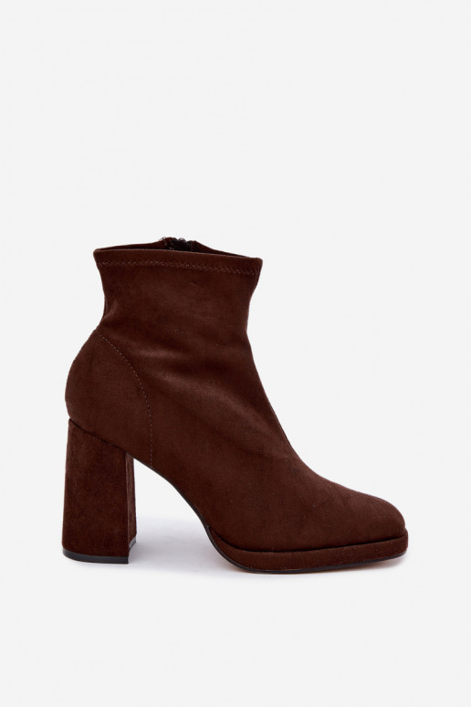 Botines para mujer de ante sintético con tacones en color marrón Karvella