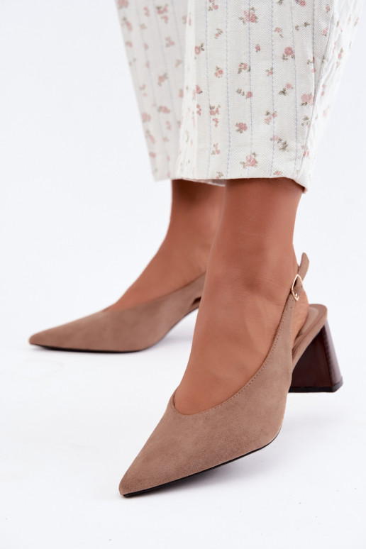 Zapatos de tacón con talón abierto en color arena Sorenia