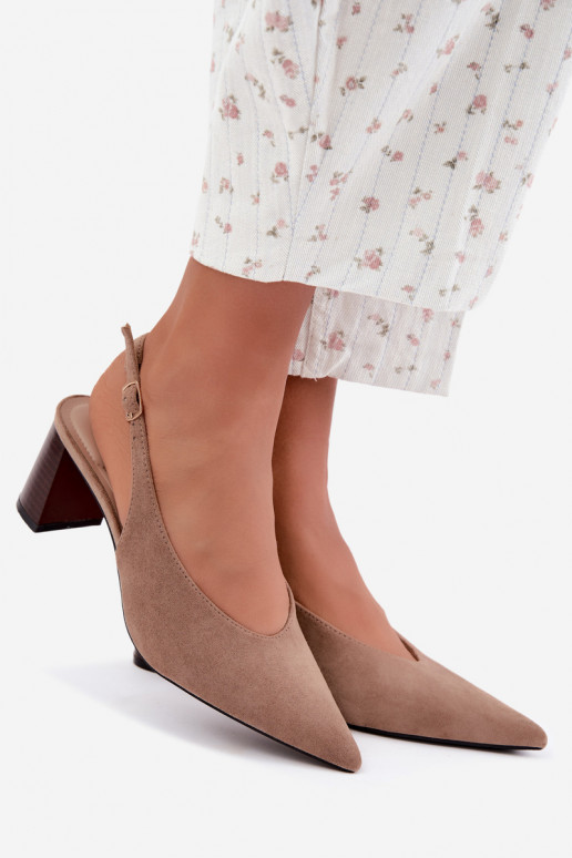 Zapatos de tacón con talón abierto en color arena Sorenia